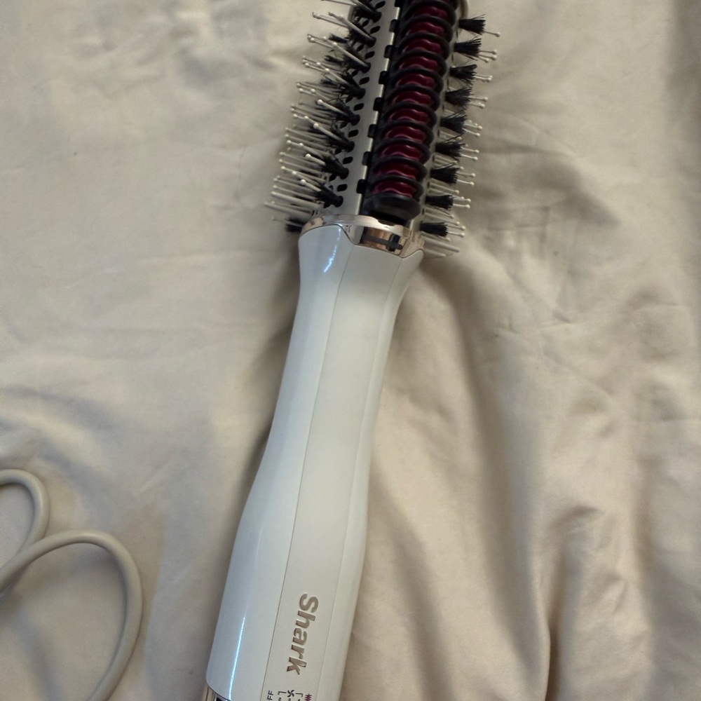 Shark Smoothstyle heated brush